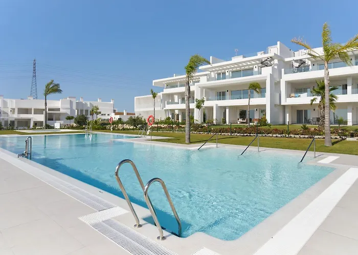 Stylish 2 Bedroom In Alcazaba Lagoon * Casares