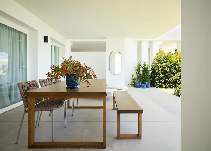 Stylish 2 Bedroom In Alcazaba Lagoon *