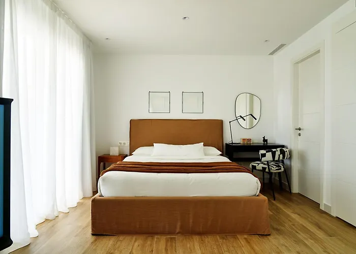 Stylish 2 Bedroom In Alcazaba Lagoon Apartment Casares