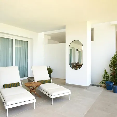 Stylish 2 Bedroom In Alcazaba Lagoon