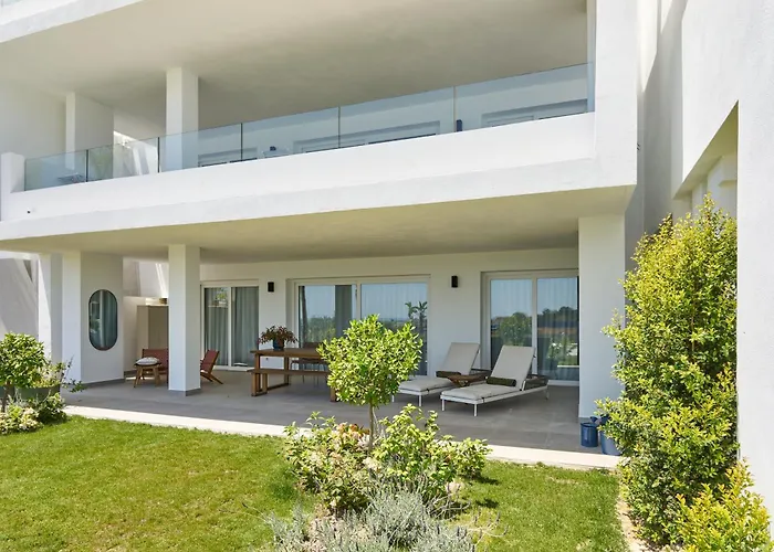 Stylish 2 Bedroom In Alcazaba Lagoon * 卡萨雷斯