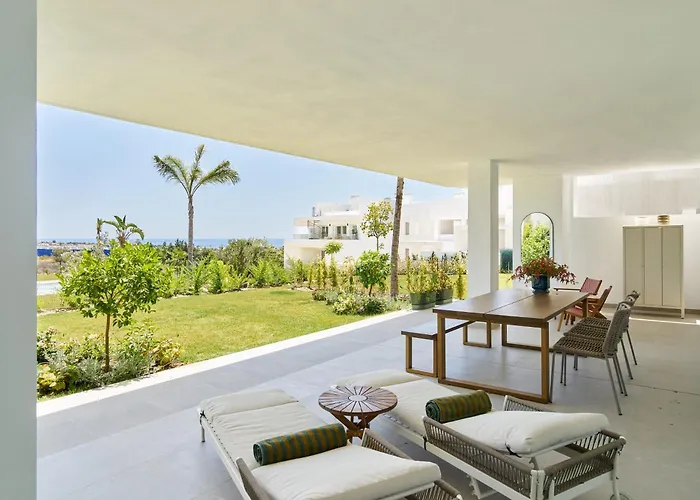 Stylish 2 Bedroom In Alcazaba Lagoon 卡萨雷斯