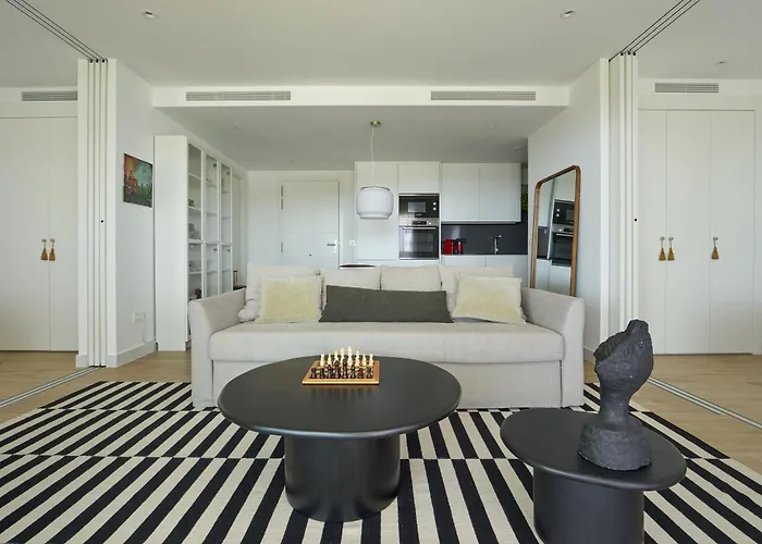 Stylish 2 Bedroom In Alcazaba Lagoon 公寓 *