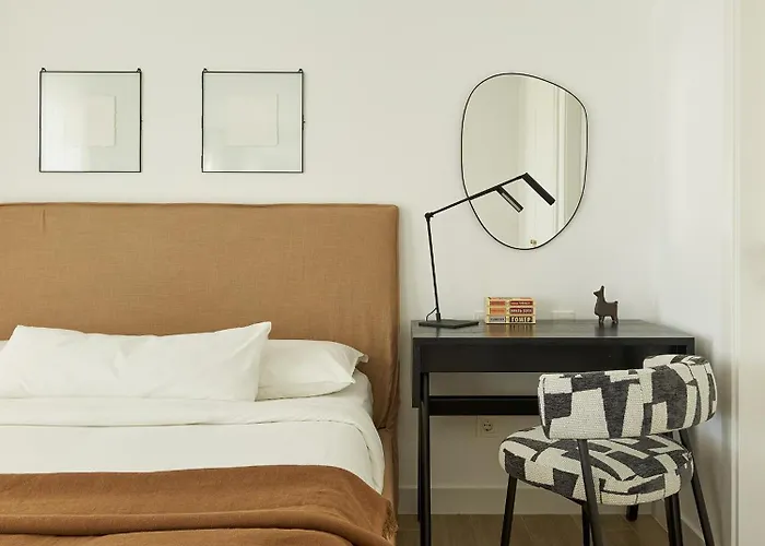 Stylish 2 Bedroom In Alcazaba Lagoon 卡萨雷斯